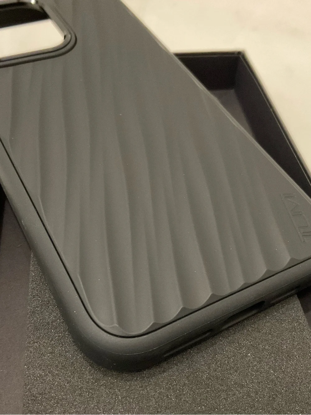 NIB Tumi 19 Degree POLYCARBONATE Apple iPhone 15 Pro MAX Phone Case - BLACK